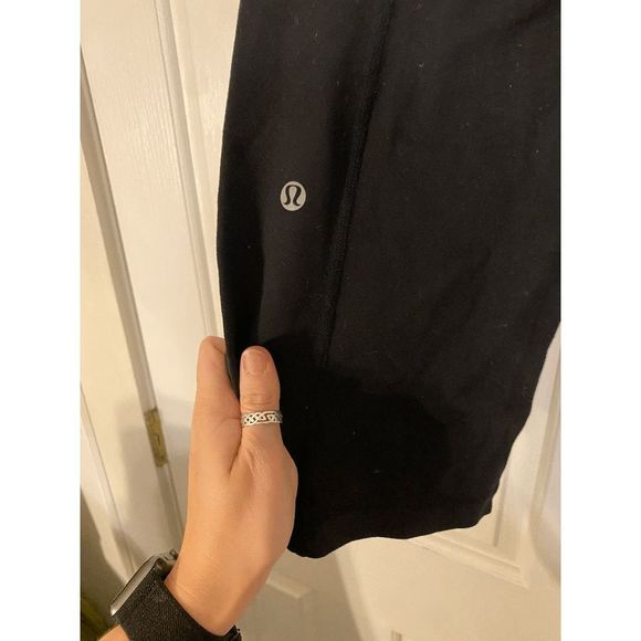 Lululemon Capri Crop Pants Size 6 Black and Gray - Picture 2 of 3
